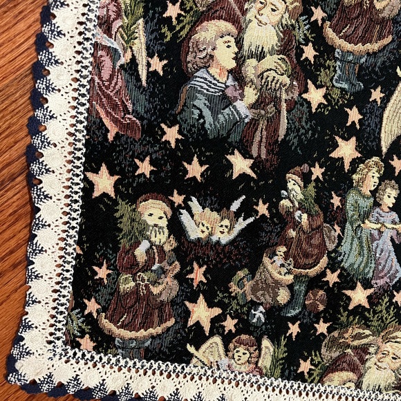 Xmas theme decorative throw/table cloth - Picture 3 of 3